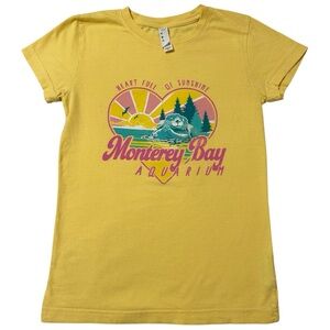 Girls Monterey Bay Aquarium T-Shirt. Size L. Short Sleeves, 100% Cotton. Yellow